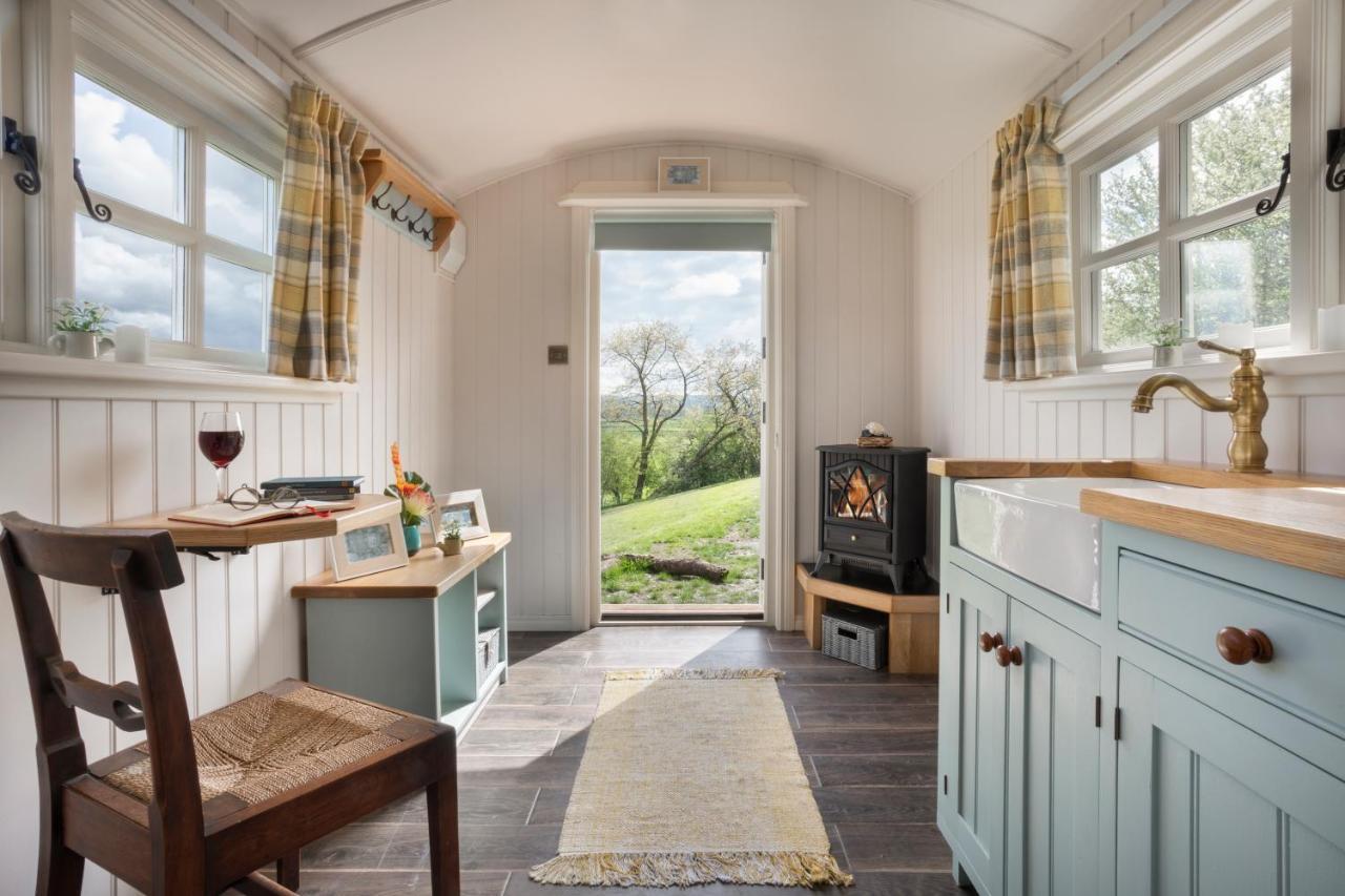 The Heron Shepherds Hut At Lyth Valley Brigsteer Buitenkant foto